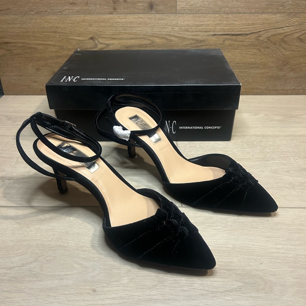 INC Black Velvet Leala Pumps 7M